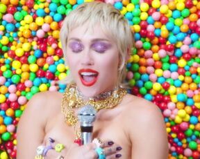 Miley Cyrus - Midnight Sky (Best Bits)