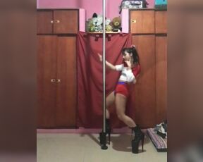 Harley Quinn Cosplayer dancing like a whore