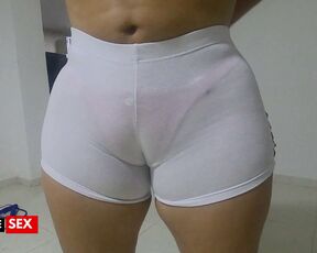 AMATEUR CAMERA MAID WITH BIG PUSSY(CAMELTOE)