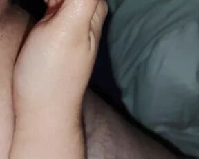 I make him cum with my hot nails that shine from the oil. If I hadn't tickled his balls, he wouldn't