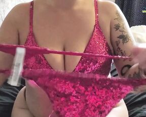 Housewife records Herself trying on sexy new underwear