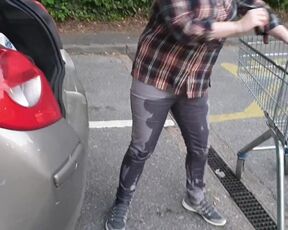 Public Wetting - Purposely Peeing my Jeans in Supermarket Car Park! ;)