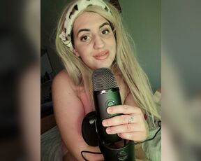 Sexy ASMR and masturbation - Curvy girl