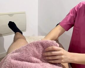 My girlfriend's friend's masseuse gets horny and gives me a handjob and a blowjob