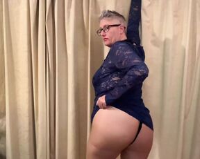 MILF pantyhose play, solo. LittleKiwi brings awesome homemade mature content, everytime.