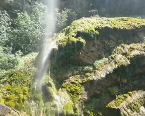 Waterfall Blowjob in a Paradisiac Place...