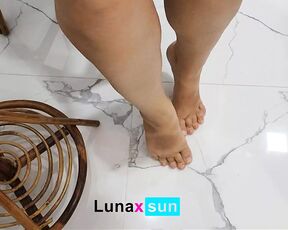 Watch my FEETS ! You jerk off and you cum NOW - Luna Daily Vlog - LunaxSun